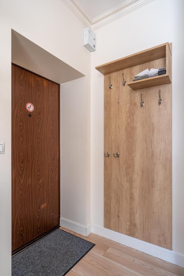 Stylish Studio Close To City Center, Cafes & Parks & Local Dining Riga Exteriör bild