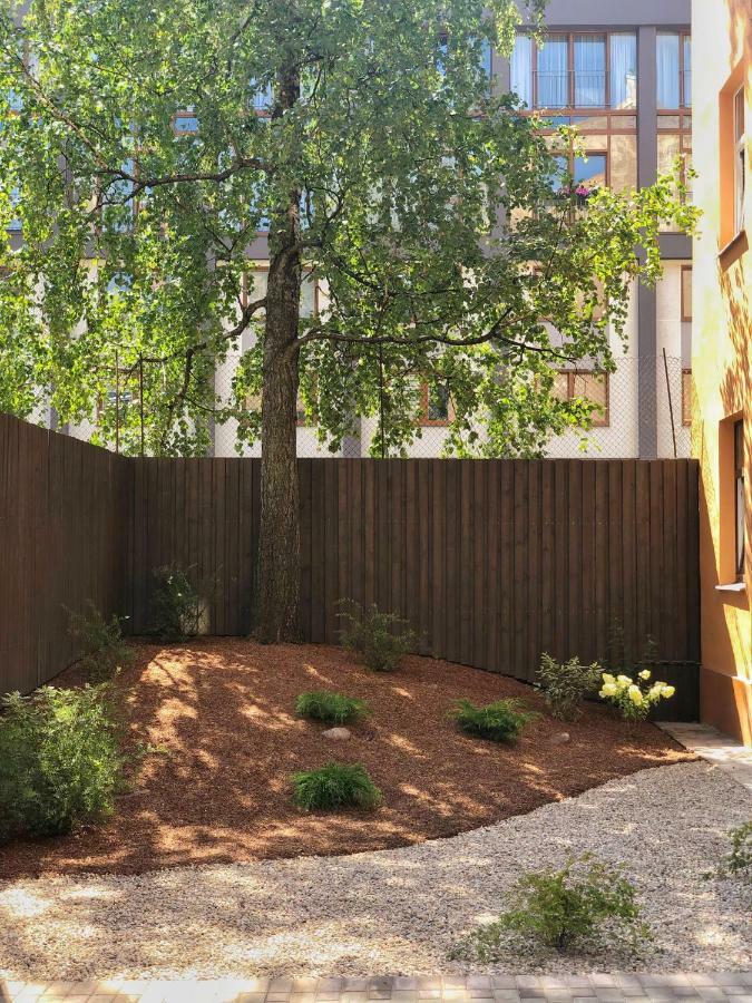 Stylish Studio Close To City Center, Cafes & Parks & Local Dining Riga Exteriör bild